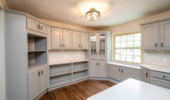 1768 Celeste Cir, Austintown, OH 44511