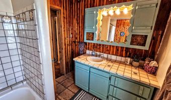 2 Latilla Ln, Arroyo Seco, NM 87514