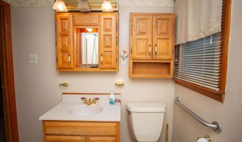 836 DEVENNEY Dr, Bellmawr, NJ 08031