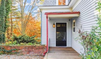 47 Hollow Tree Ridge Rd 47, Darien, CT 06820