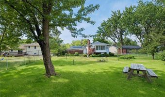880 Whitney Dr, Apple Valley, MN 55124