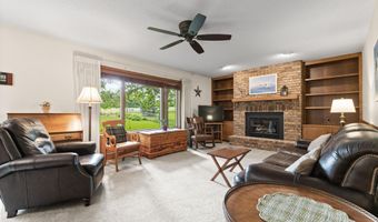 2207 Buchanan Dr, Ames, IA 50010
