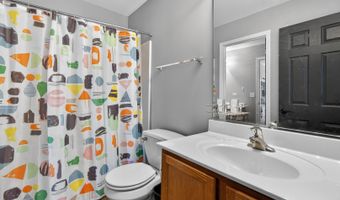 1124 Ashlyn Ln, Antioch, IL 60002