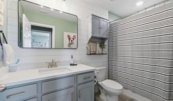 5554 SILVER SUN Dr, Apollo Beach, FL 33572