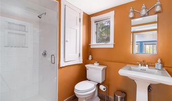 428 Gibbs Ave 4, Newport, RI 02840