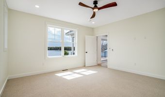 74 Lakeshore Dr, Ashburnham, MA 01430