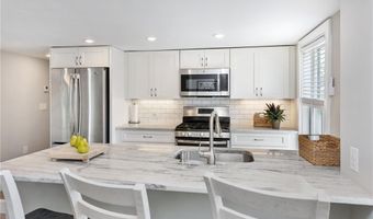 43 Farewell St 2, Newport, RI 02840