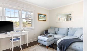 55 Seabreeze Ln, Amagansett, NY 11930