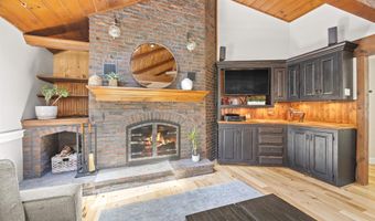 37 Birchwood Cir, Bedford, NH 03110