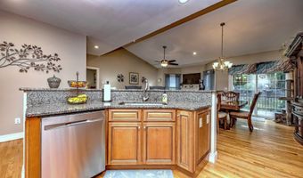 61 Pondview Cir 61, Beacon Falls, CT 06403
