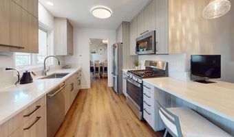 1671 N Belmont Ct, Arlington Heights, IL 60004