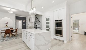 6801 CAPRI Pl, Bethesda, MD 20817