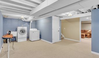 1 B Astor Ridge Dr B, Amherst, NY 14228
