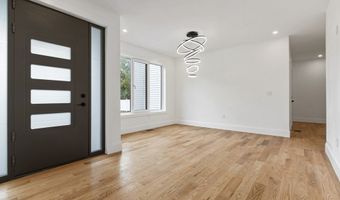 130 Zoar Ave, Attleboro, MA 02703