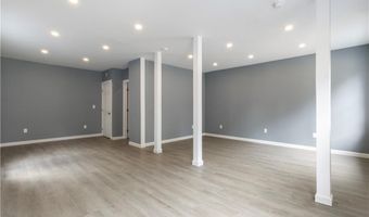 14 W Natick Rd, Warwick, RI 02886
