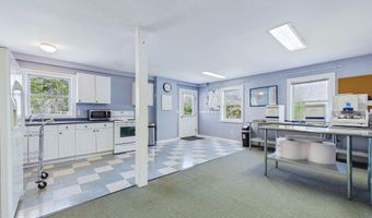 40 Meadow Dr, Bar Harbor, ME 04609