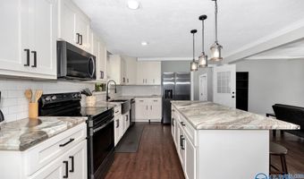 121 11th Pl NW, Arab, AL 35016