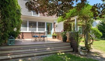 84 Rodman St, Narragansett, RI 02882