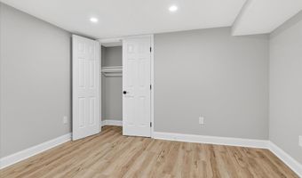 1607 N GLEBE Rd, Arlington, VA 22207