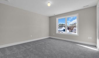 1 Potters Ct, Bayville, NJ 08721