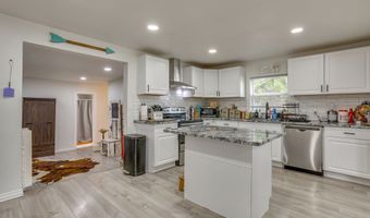 109 W Purdom Ave, Alvarado, TX 76009