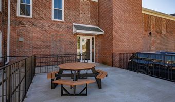 77 Elm St 302, Amesbury, MA 01913