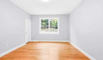 222 Briarwood Ct, Albany, NY 12203