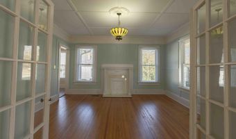 102 Wardlaw St, Abbeville, SC 29620