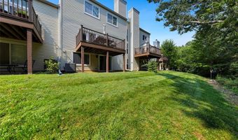 1710 Ridgeview Circle Dr, Ballwin, MO 63021