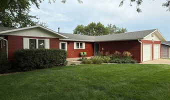 841 Country Club Dr, Akron, IA 51001