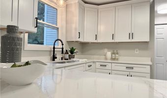 7 Simmons Rd, Barrington, RI 02806