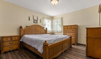 2325 Countryaire Estates Dr, Aberdeen, SD 57401