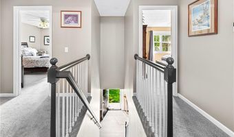 84 Country Hill Ln, North Kingstown, RI 02852