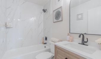 57 GARDEN Dr, Alexandria, VA 22304