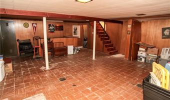 7 Smithfield Dr, Middletown, RI 02842