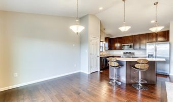 925 Meramec Grove Dr, Ballwin, MO 63021