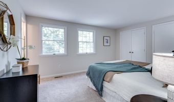 8702 PAPPAS Way, Annandale, VA 22003