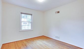 5904 LENOX Rd, Bethesda, MD 20817