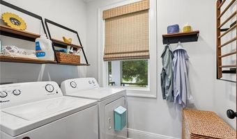 1236 PERRIN Dr, Arabi, LA 70032
