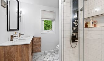 60 Fennec Ln, Amherst, NY 14051
