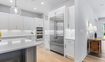 6908 GREYSWOOD Rd, Bethesda, MD 20817