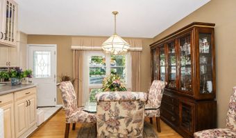 917 W Army Trail Blvd, Addison, IL 60101
