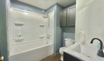 462 Knoxville Trl, Alpha, IL 61413