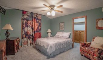 2641 Topflite Dr, Akron, OH 44312