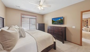 524 Carrie Ln, Altoona, IA 50009