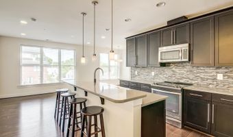 1107 S WALTER REED Dr 302, Arlington, VA 22204