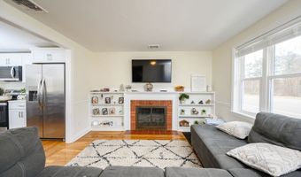 1065 Bedford St, Abington, MA 02351