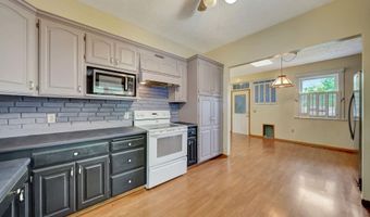 823 N 11th St, Beatrice, NE 68310