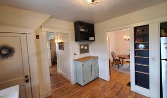 84 14th St, Bangor, ME 04401