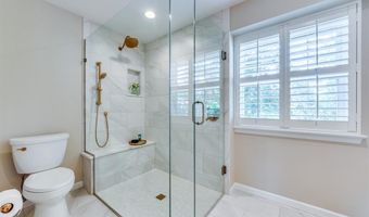 13153 Barrett Meadows Dr, Des Peres, MO 63021
